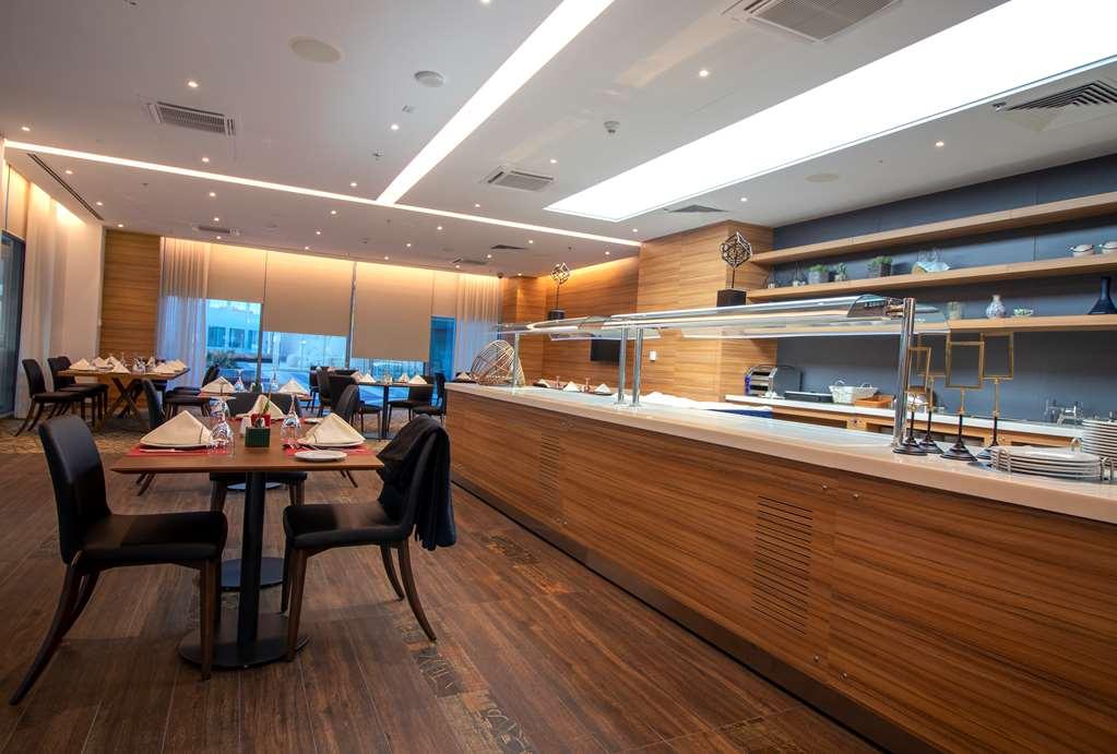 Hotel Doubletree By Hilton Ankara Incek Restaurante foto